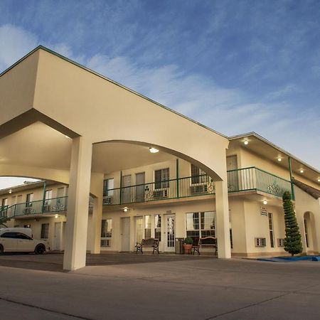Hotel Trebol Inn Nuevo Casas Grandes Екстериор снимка